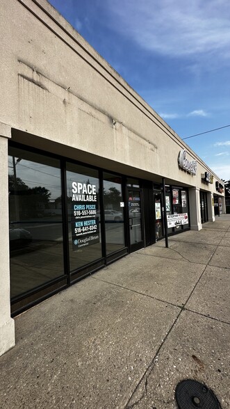 386-408 Wantagh Ave, Bethpage, NY for lease - Building Photo - Image 3 of 6