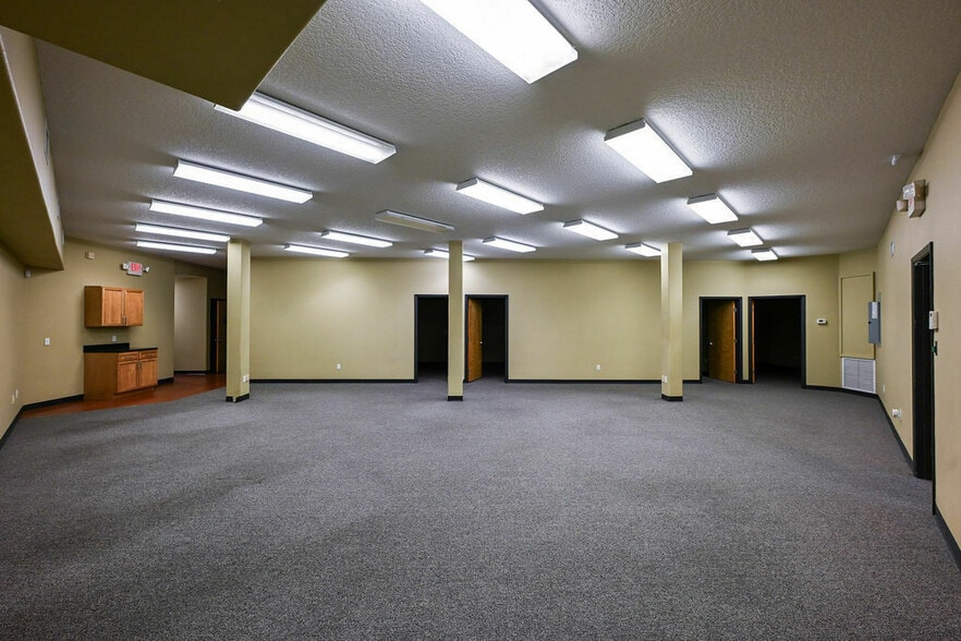 7177 S George Blvd, Sebring, FL à louer - Photo du bâtiment - Image 1 de 29