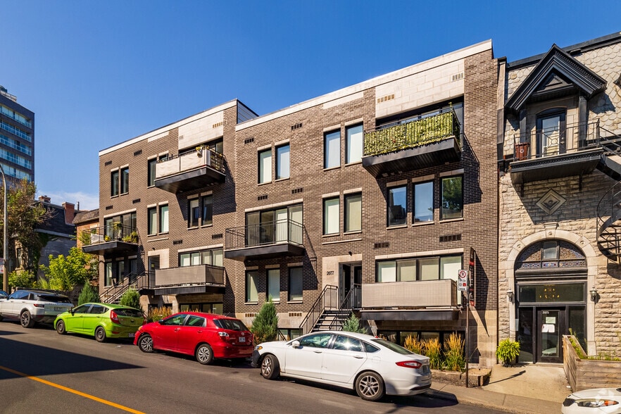 2077 Rue Saint-Hubert, Montréal, QC à vendre - Photo du bâtiment - Image 2 de 3