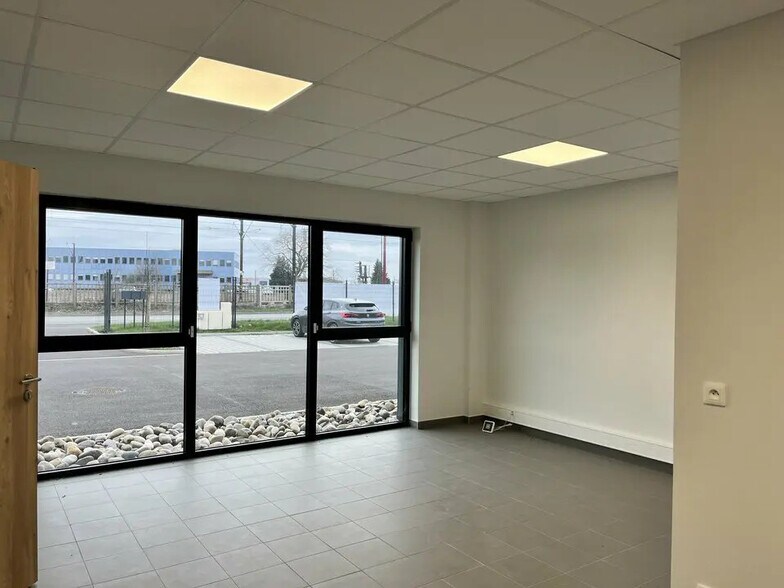 Bureau dans Souffelweyersheim à louer - Photo intérieure - Image 3 de 9