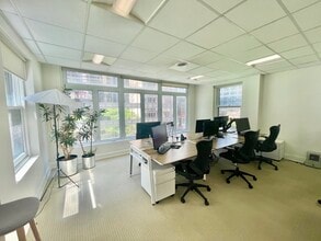 9 E 53rd St, New York, NY for lease Interior Photo- Image 1 of 7