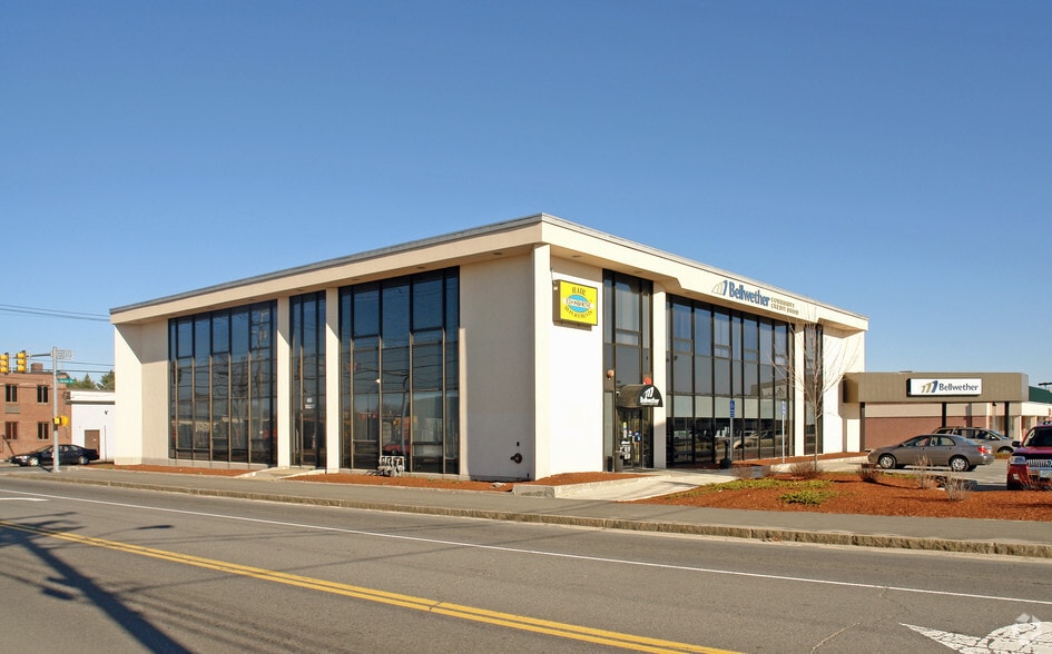 490 Valley St, Manchester, NH for sale - Building Photo - Image 2 of 9