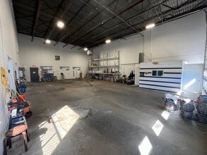 108 Clematis Ave, Waltham, MA à louer Photo intérieure- Image 2 de 4