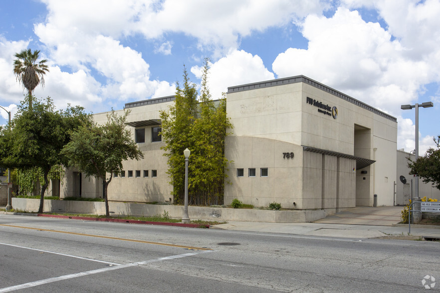 789 Fair Oaks Ave, Pasadena, CA for lease - Building Photo - Image 1 of 5