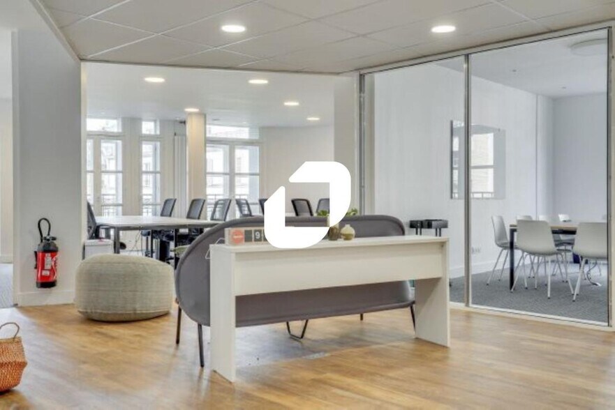 100 Rue La Fayette, Paris à louer - Photo du bâtiment - Image 2 de 11