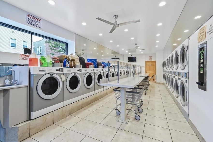 78-04 67th Dr, Middle Village, NY for sale - Interior Photo - Image 2 of 22