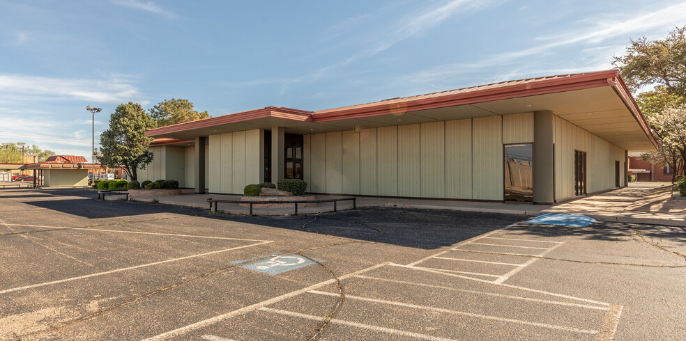 800 8th St, Levelland, TX à vendre - Photo principale - Image 1 de 1