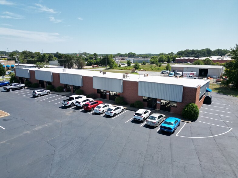 221 Cooper Ln, Easley, SC for lease - Building Photo - Image 1 of 8