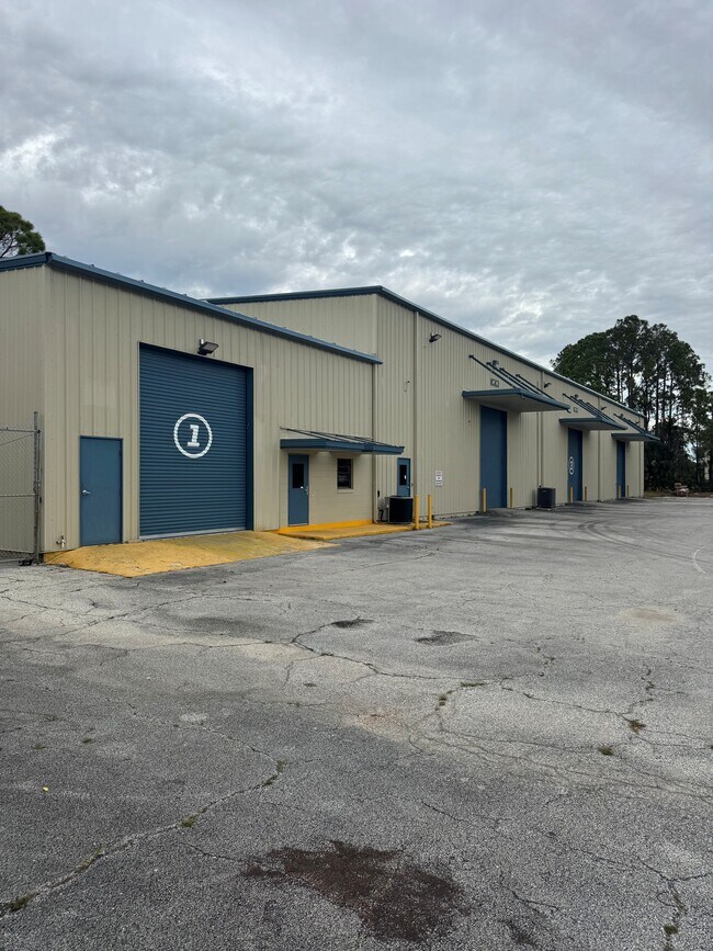 Plus de détails pour 1640 Mason Ave, Daytona Beach, FL - Local d'activités, Industriel à louer
