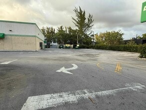 1255 NW 103rd St, Miami, FL for sale Interior Photo- Image 2 of 23