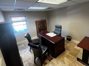 552 S Washington St, Naperville, IL à louer Photo intérieure- Image 2 de 8