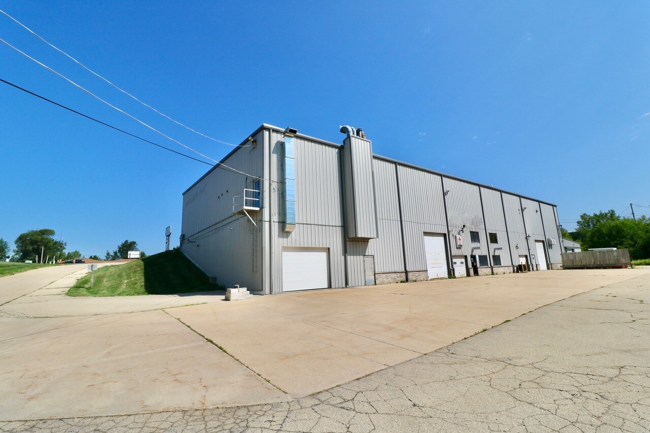 4478-4488 Dodge St, Dubuque, IA for lease Building Photo- Image 1 of 13