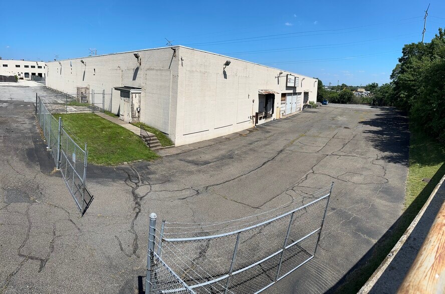 6900 Lindbergh Blvd, Philadelphia, PA for lease - Building Photo - Image 2 of 4