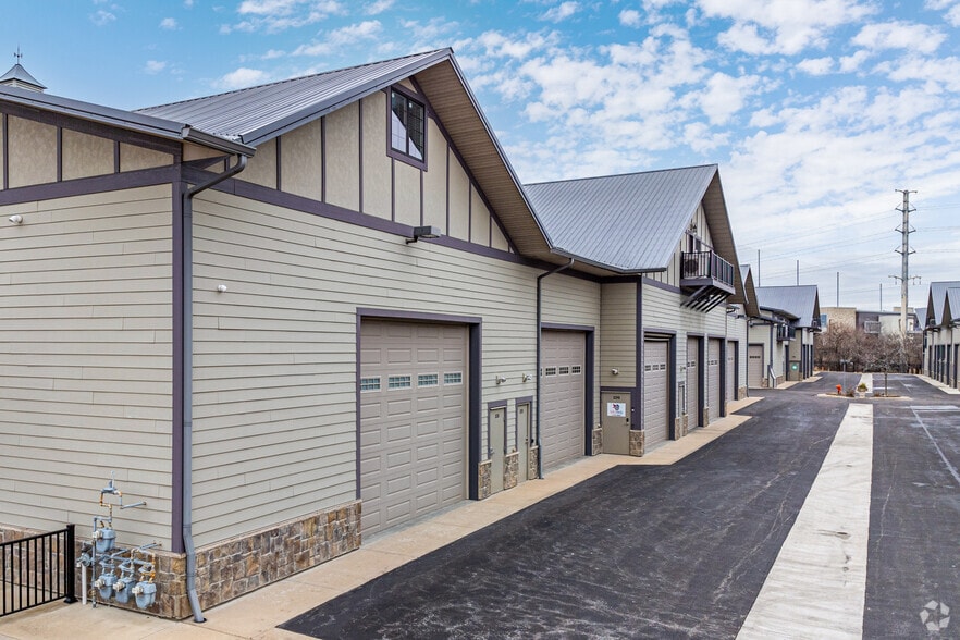 2220 Ferry Rd, Naperville, IL for sale - Building Photo - Image 2 of 5