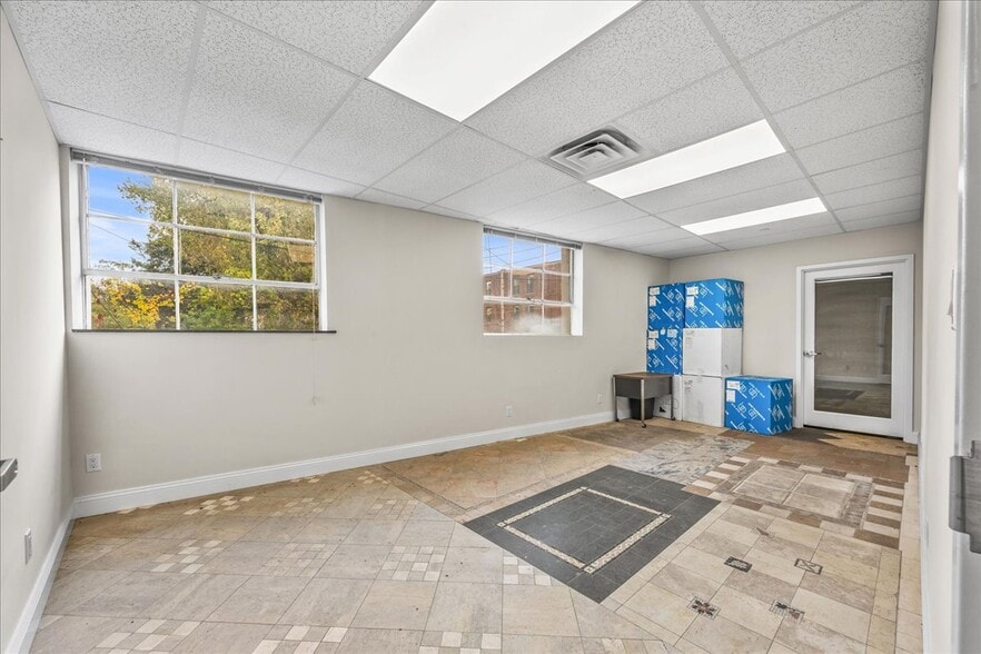 31 Warren Pl, Mount Vernon, NY à louer - Photo intérieure - Image 2 de 10