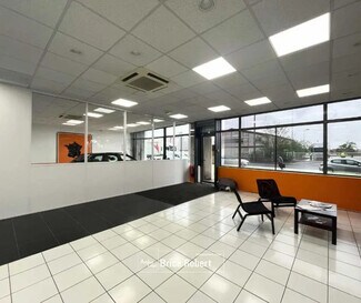 Plus de détails pour Commerce de détail, Local d'activités à louer