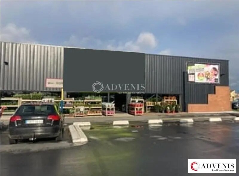 Retail in Sin-le-Noble for lease Building Photo- Image 1 of 2