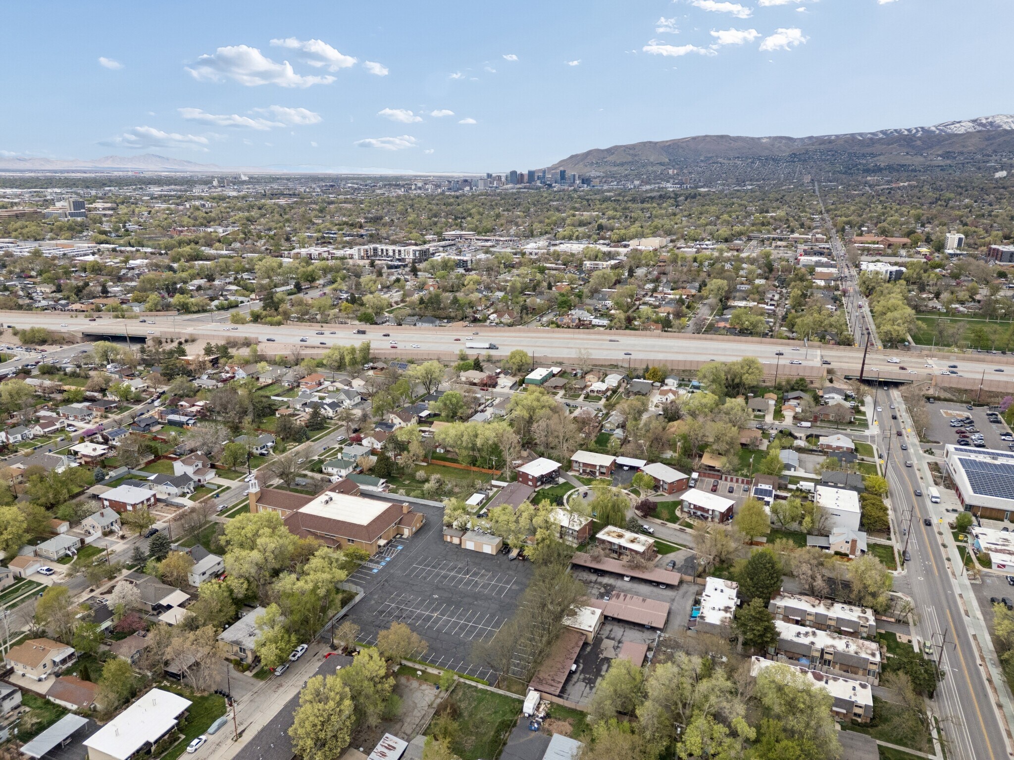2465 800 E, Salt Lake City, UT à vendre Photo du bâtiment- Image 1 de 4