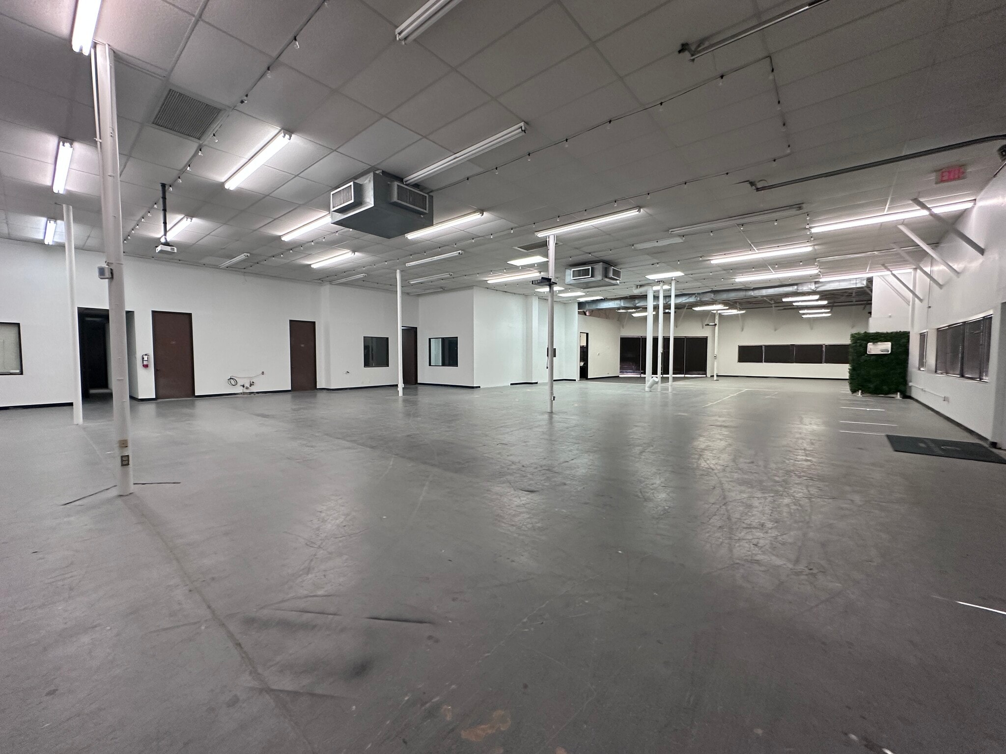 10595 Westoffice Dr, Houston, TX for lease Interior Photo- Image 1 of 5