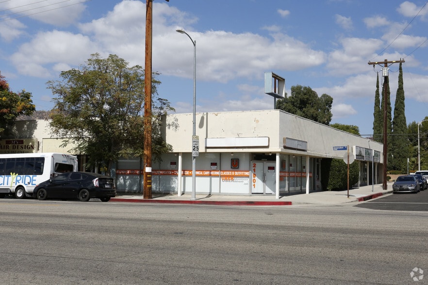 21901-21909 Devonshire St, Chatsworth, CA for lease - Primary Photo - Image 1 of 7