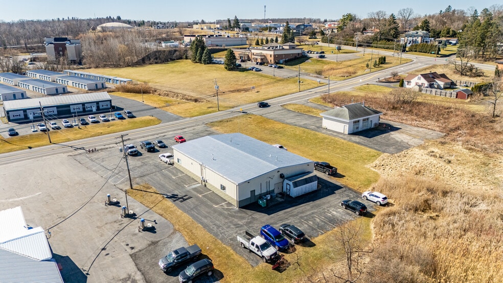 636 W Washington St, Geneva, NY for sale - Building Photo - Image 2 of 33