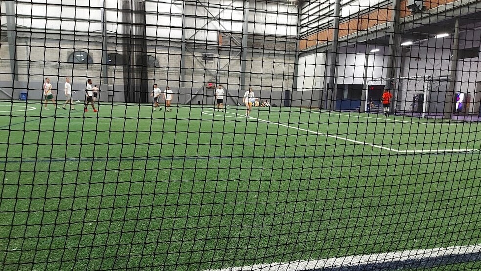 635 Middle Country Rd, Coram, NY for lease - Building Photo - Image 2 of 8