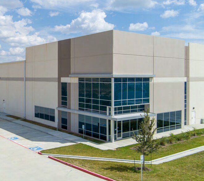 15355 Fatima Dr, Laredo, TX for lease - Building Photo - Image 2 of 2