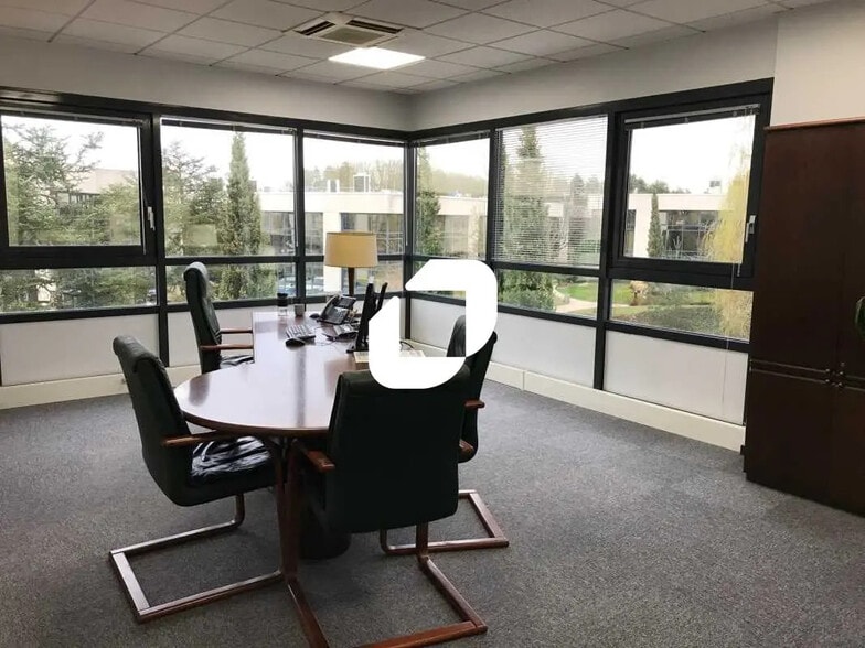 2 Parc Ariane, Guyancourt for lease - Building Photo - Image 3 of 16