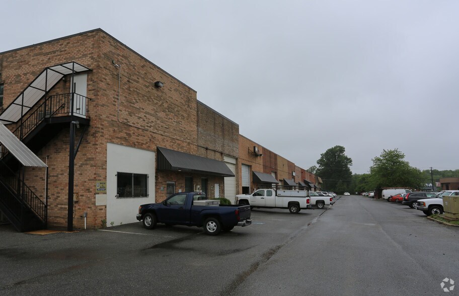 7708-7732 Old Alexandria Ferry Rd, Clinton, MD à louer - Photo du bâtiment - Image 3 de 23