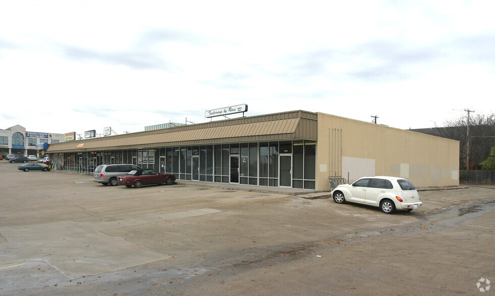 3001-3027 Lackland Rd, Fort Worth, TX à vendre - Photo du bâtiment - Image 2 de 10