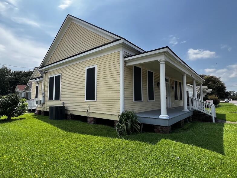 503 W University Ave, Lafayette, LA for lease - Building Photo - Image 1 of 6