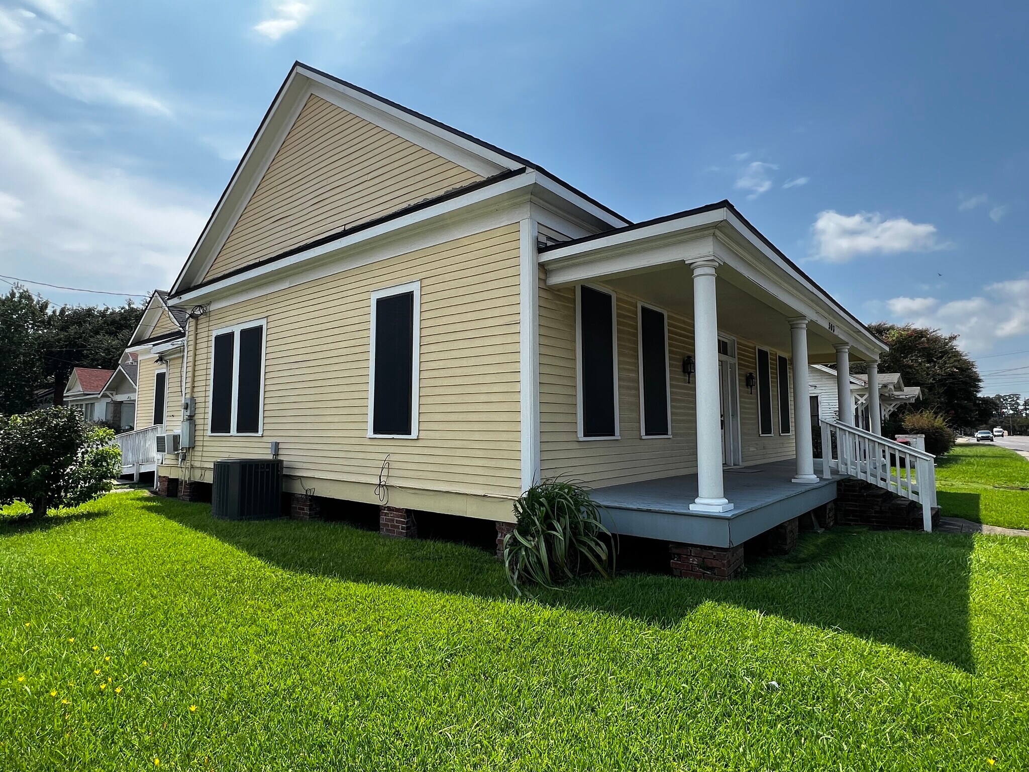 503 W University Ave, Lafayette, LA à louer Photo principale- Image 1 de 7