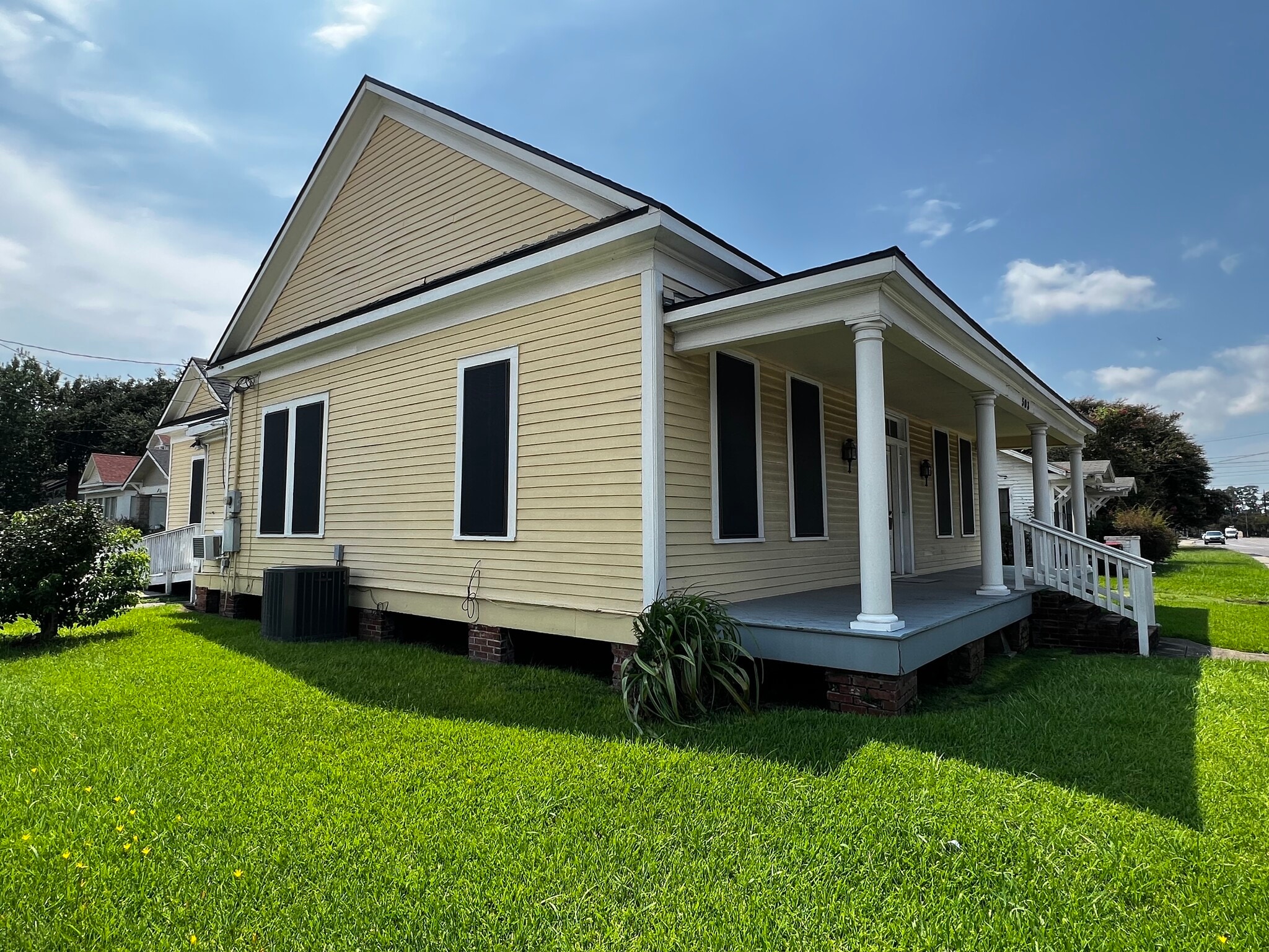 503 W University Ave, Lafayette, LA for lease Primary Photo- Image 1 of 7