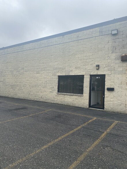 1320 Lincoln Ave, Holbrook, NY for lease - Building Photo - Image 3 of 18