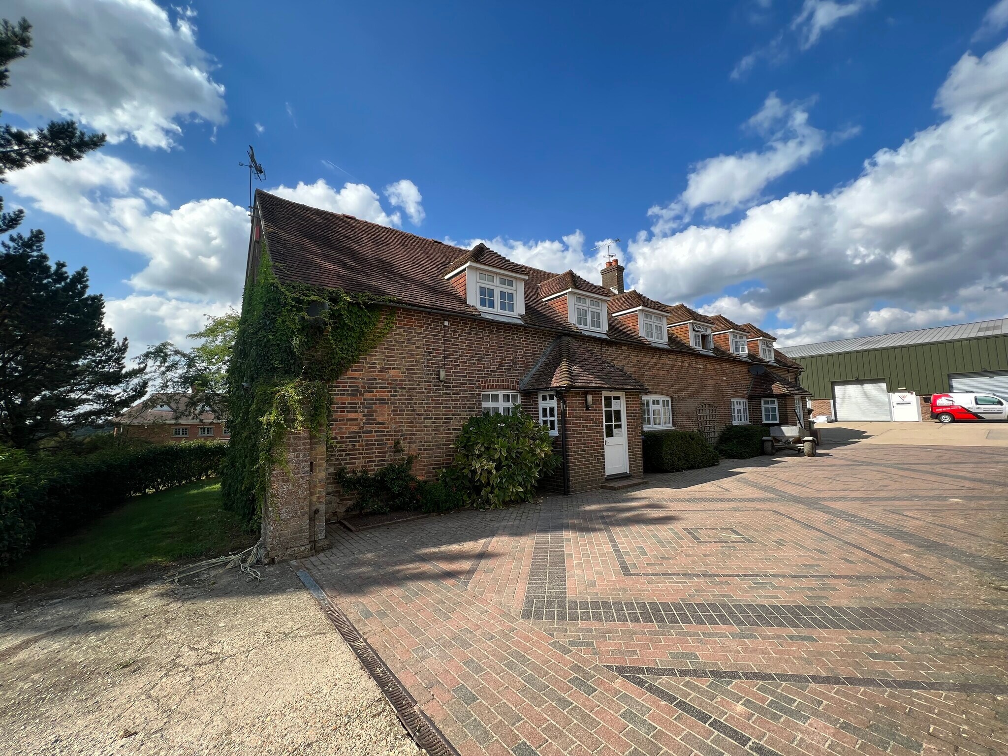 Warninglid Ln, Horsham à vendre Photo du bâtiment- Image 1 de 1