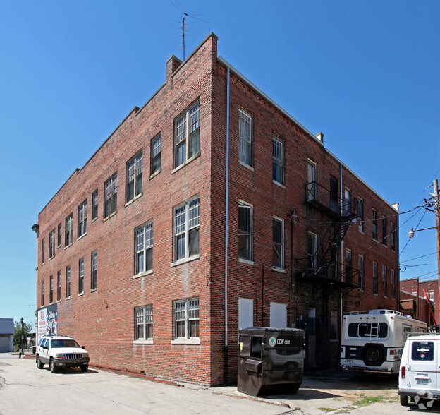 311-319 E Nash St, Wilson, NC for lease - Building Photo - Image 3 of 4