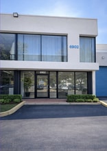 6900-6914 NW 50th St, Miami, FL à louer Photo de construction- Image 2 de 8