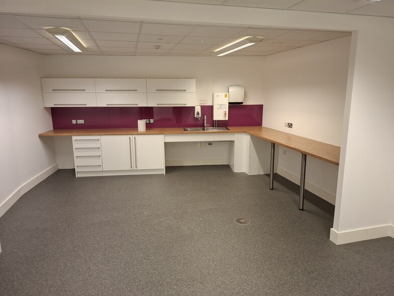 Magor, Caldicot for lease - Building Photo - Image 3 of 6