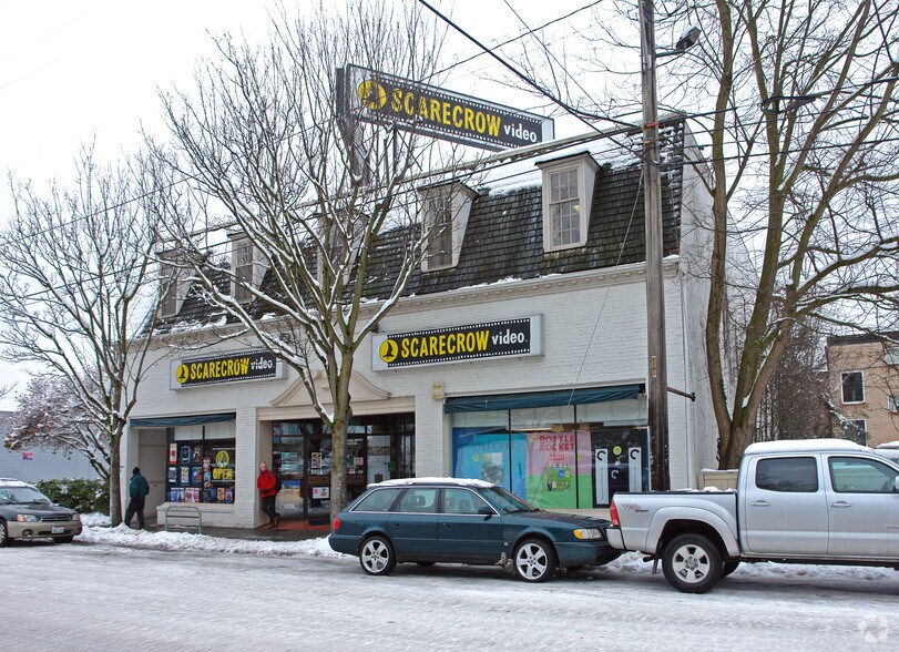 5030 Roosevelt Way NE, Seattle, WA à vendre - Photo du bâtiment - Image 3 de 5