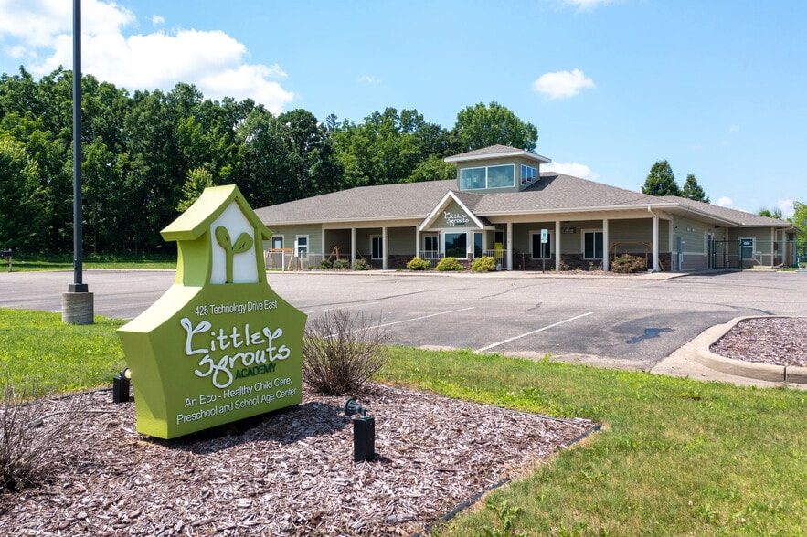 425 Technology Dr E, Menomonie, WI for sale - Building Photo - Image 3 of 11