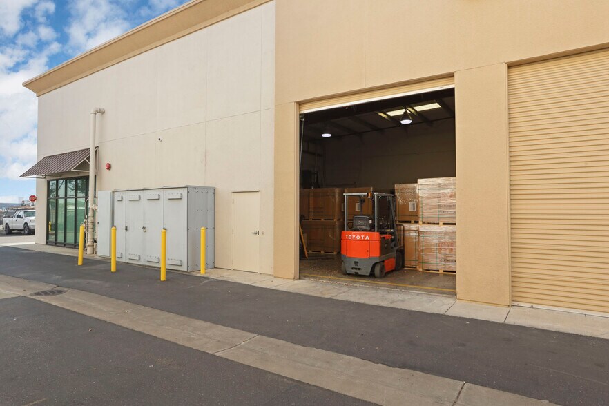 600-626 Commerce Ct, Manteca, CA à vendre - Photo du bâtiment - Image 2 de 21