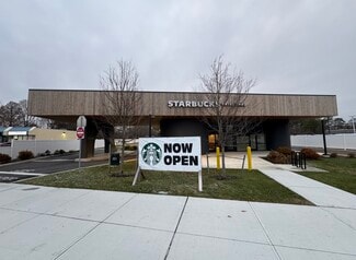 Plus de détails pour 718 Medford Ave, Patchogue, NY - Commerce de détail à louer