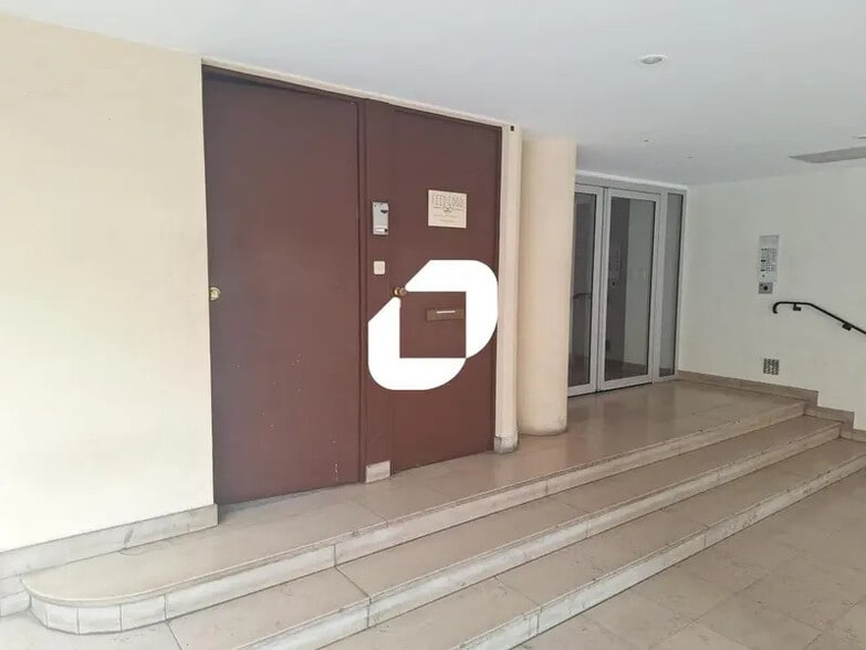 Bureau dans Boulogne-Billancourt à louer - Hall d’entrée - Image 3 de 3