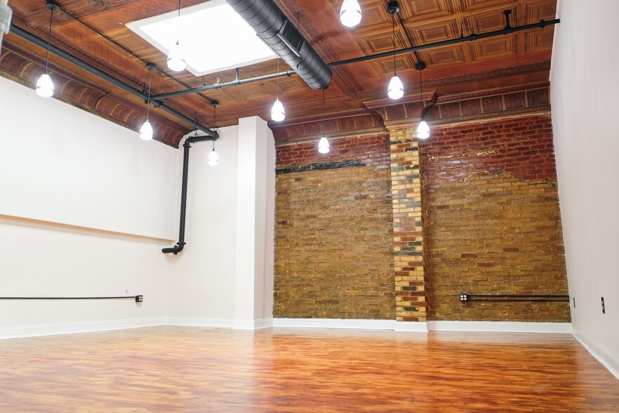 5806-5810 Bergenline Ave, West New York, NJ for lease - Interior Photo - Image 1 of 19