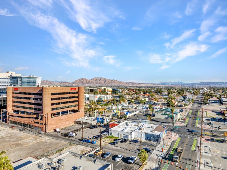 616-628 S. Las Vegas blvd, Las Vegas, NV for lease - Building Photo - Image 3 of 7