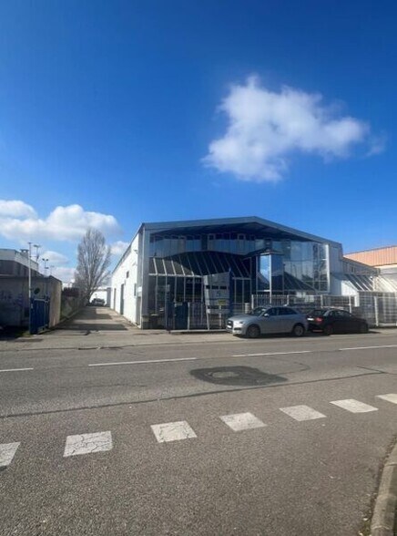Flex in Vaulx-en-Velin for lease - Building Photo - Image 2 of 19