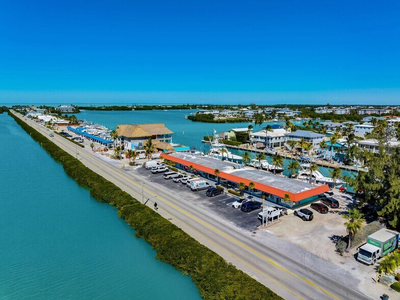 Key Colony Beach Marina, Key Colony Beach, FL à vendre - Photo du bâtiment - Image 2 de 11