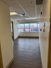 2910-2940 Ellwood Dr, Edmonton, AB à louer Photo intérieure- Image 2 de 8