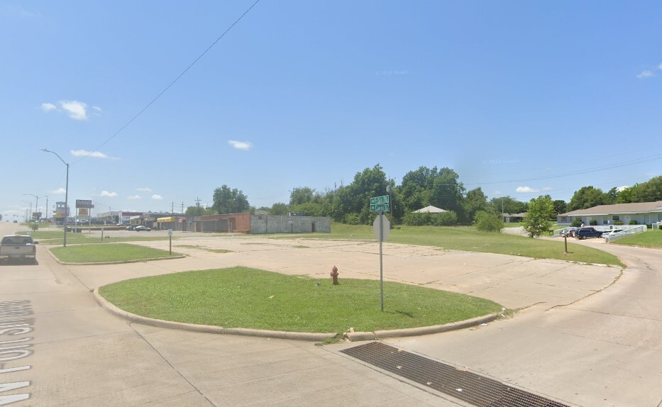 2716 NW Ft. Sill Blvd, Lawton, OK à vendre - Autre - Image 1 de 4