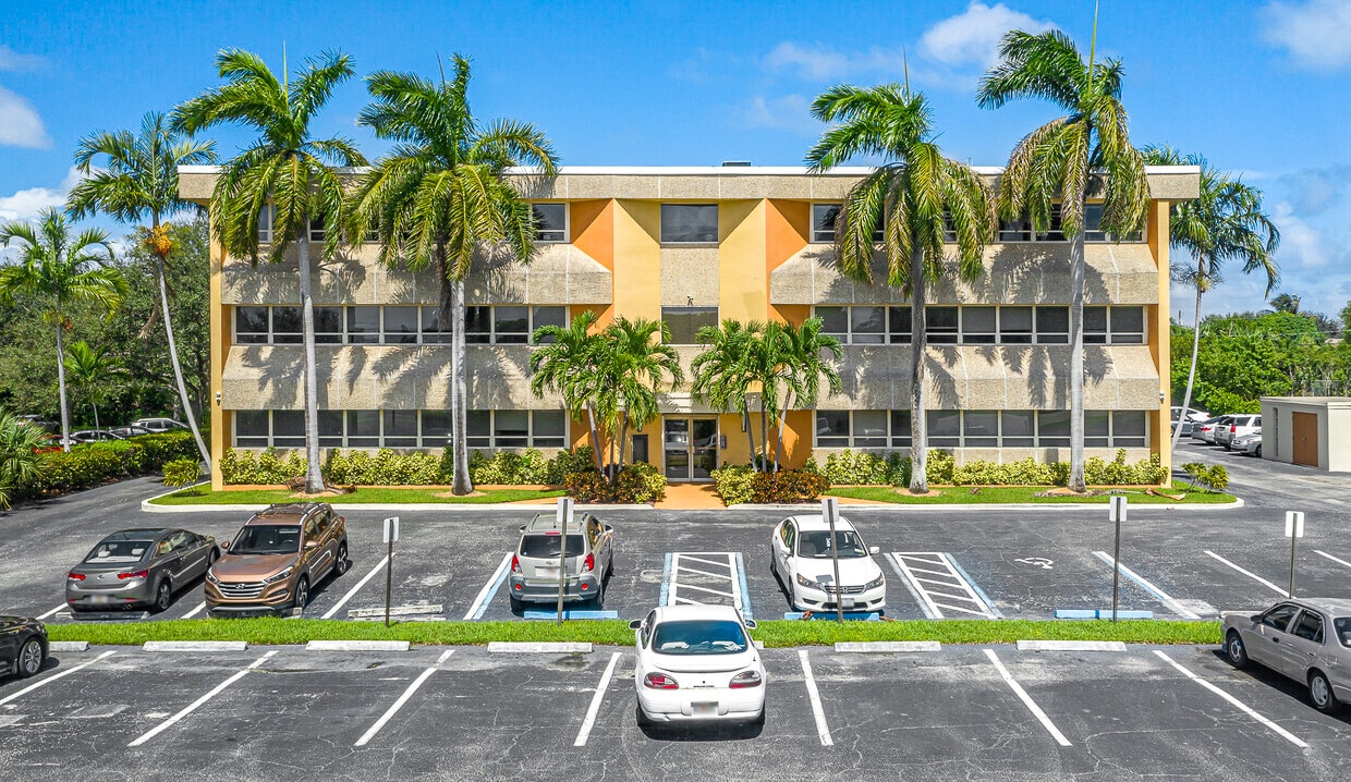 1177 Hypoluxo Rd, Lantana, FL à louer Photo principale- Image 1 de 16